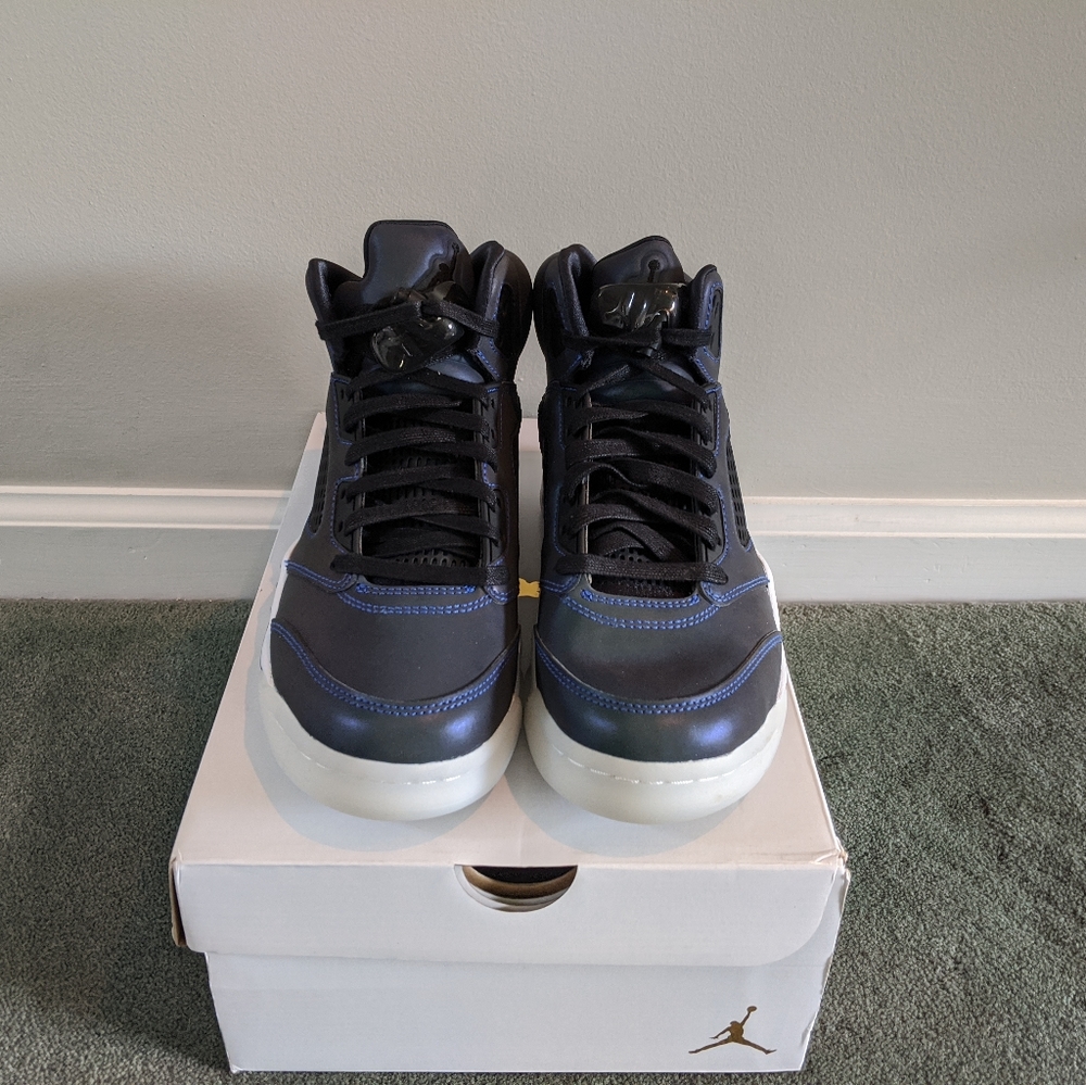 (SOLD) Air Jordan 5 Retro "Oil Grey" Women's - Picture 2 of 5